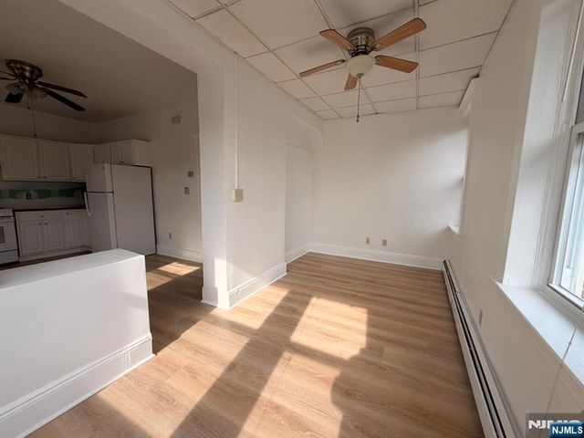 536 Lake Avenue Apt 4, Lyndhurst, NJ 07071