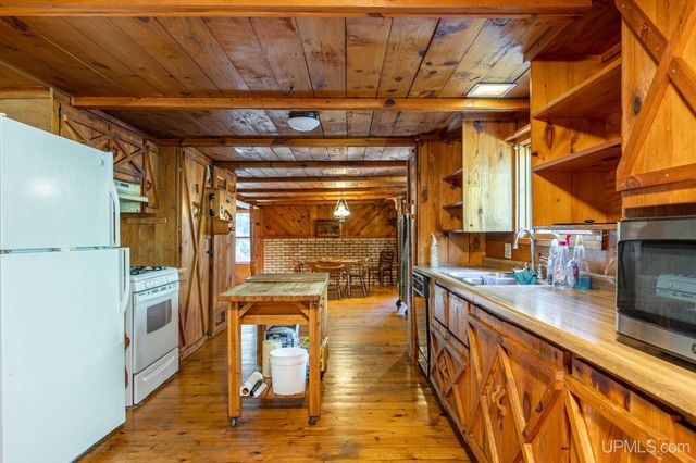 1479 County Rd 424 Roads, Crystal Falls, MI 49920