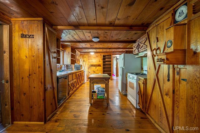 1479 County Rd 424 Roads, Crystal Falls, MI 49920