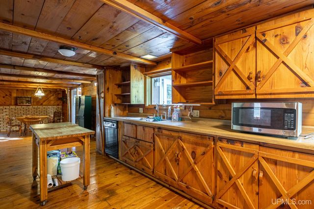 1479 County Rd 424 Roads, Crystal Falls, MI 49920