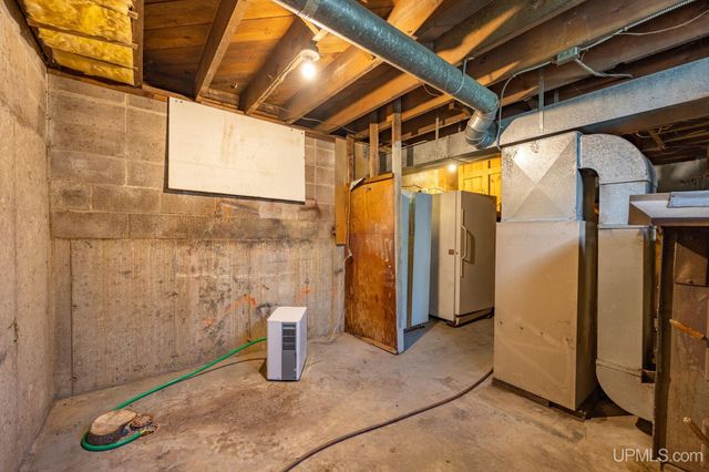 1479 County Rd 424 Roads, Crystal Falls, MI 49920