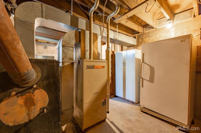 1479 County Rd 424 Roads, Crystal Falls, MI 49920