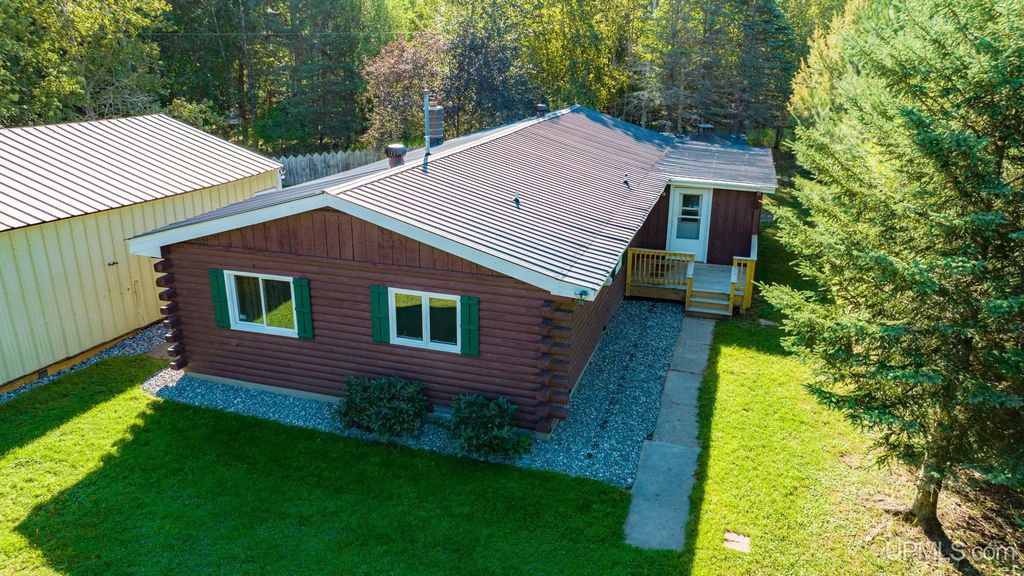 1479 County Rd 424 Roads, Crystal Falls, MI 49920