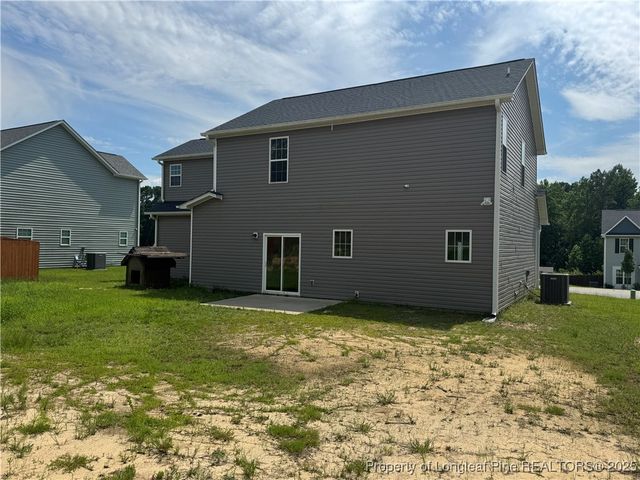 185 Ledgebrook Lane, Raeford, NC 28376