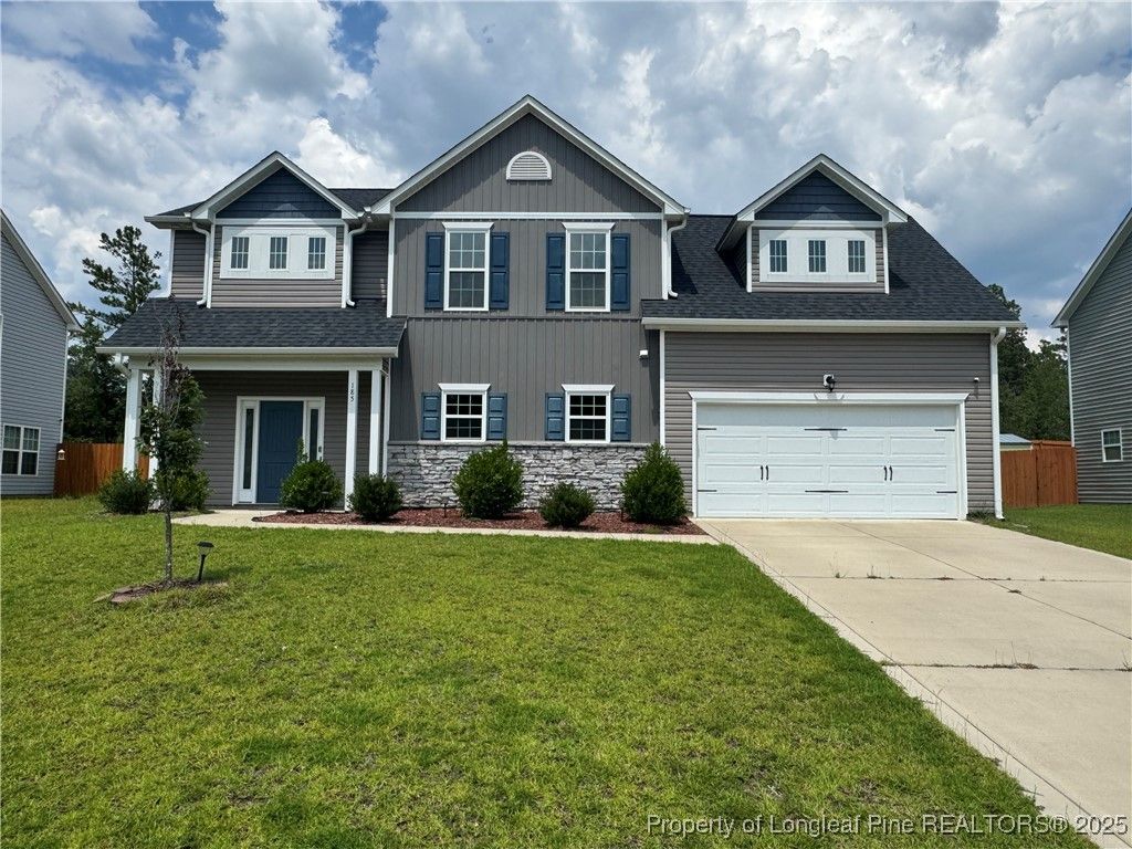 185 Ledgebrook Lane, Raeford, NC 28376