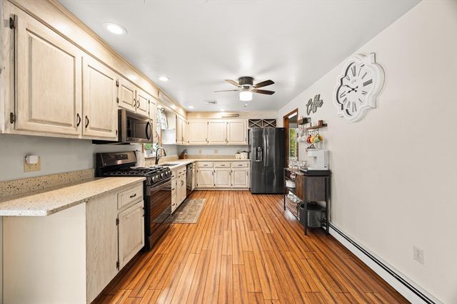 30 Sandy Beach Rd, Plymouth, MA 02360