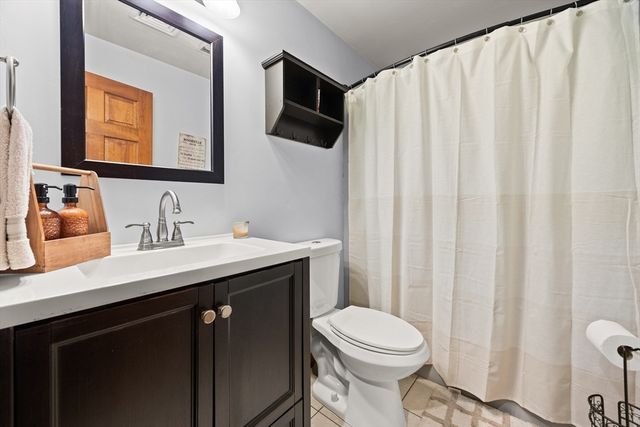 30 Sandy Beach Rd, Plymouth, MA 02360