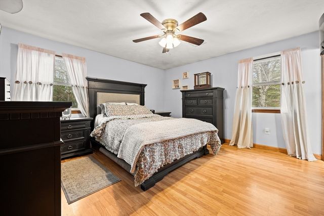 30 Sandy Beach Rd, Plymouth, MA 02360