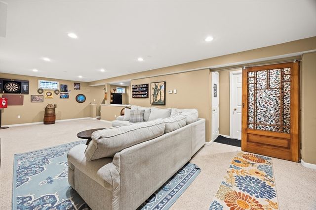 30 Sandy Beach Rd, Plymouth, MA 02360