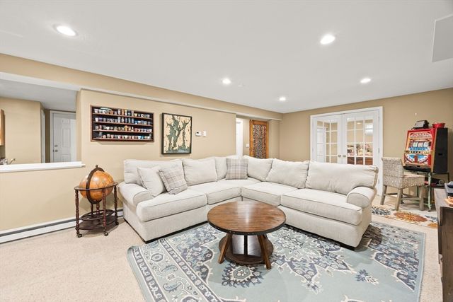 30 Sandy Beach Rd, Plymouth, MA 02360