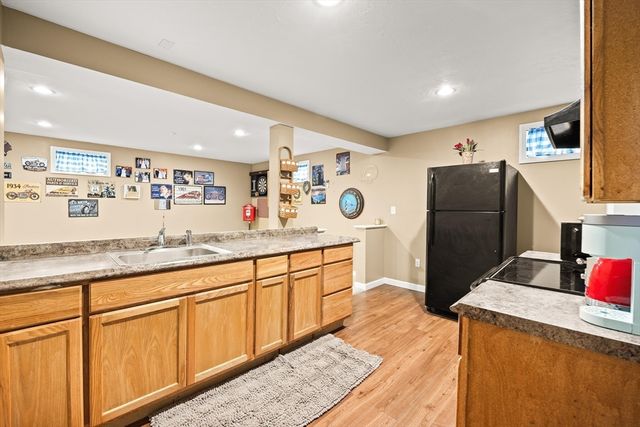 30 Sandy Beach Rd, Plymouth, MA 02360
