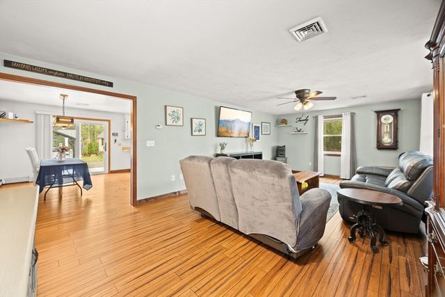 30 Sandy Beach Rd, Plymouth, MA 02360