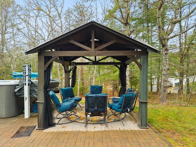 30 Sandy Beach Rd, Plymouth, MA 02360