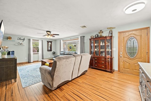 30 Sandy Beach Rd, Plymouth, MA 02360