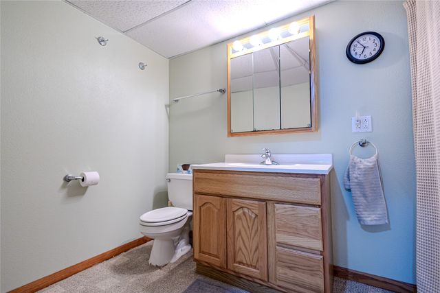 1716 S 4th Avenue E, Newton, IA 50208