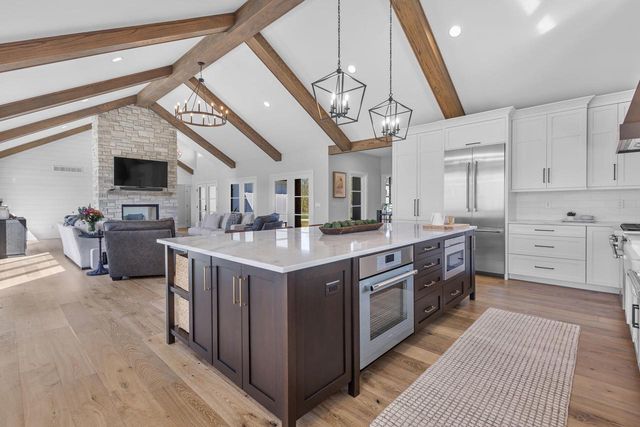 W4464 Lakeview Glen DRIVE, Lake Geneva, WI 53147