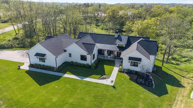 W4464 Lakeview Glen DRIVE, Lake Geneva, WI 53147