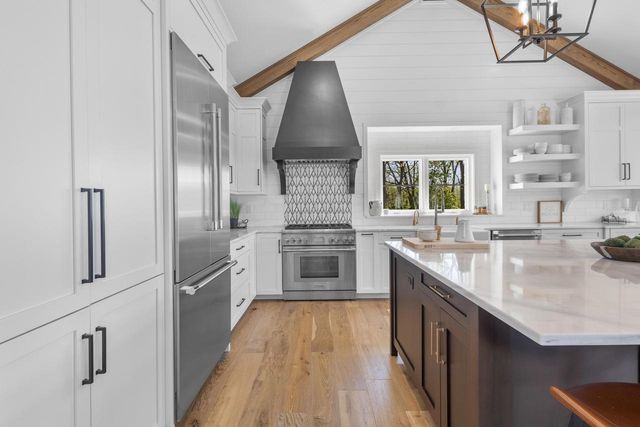 W4464 Lakeview Glen DRIVE, Lake Geneva, WI 53147