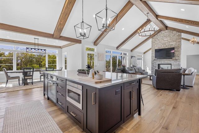 W4464 Lakeview Glen DRIVE, Lake Geneva, WI 53147
