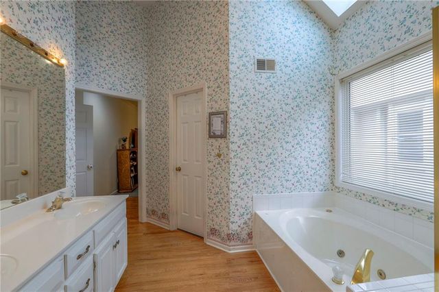 5327 W 122nd Terrace, Overland Park, KS 66209