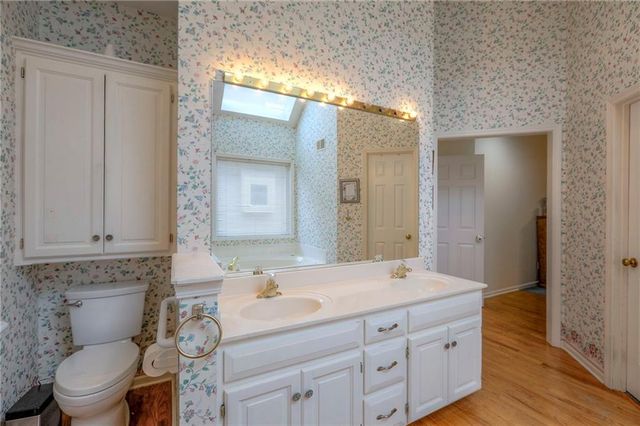 5327 W 122nd Terrace, Overland Park, KS 66209