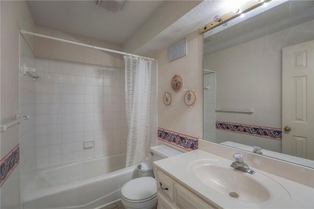 5327 W 122nd Terrace, Overland Park, KS 66209