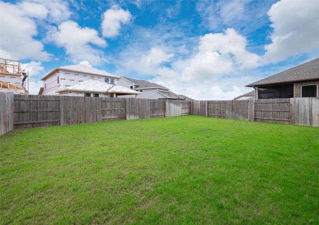 321 Lariat LOOP, Liberty Hill, TX 78642