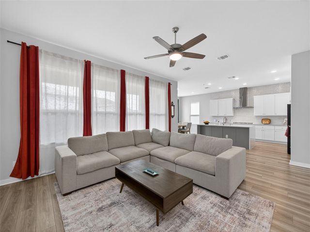 321 Lariat LOOP, Liberty Hill, TX 78642