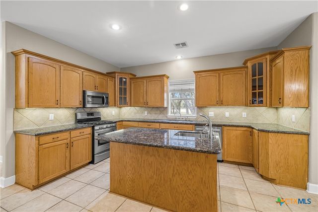 233 Post Oak Bend, Inez, TX 77968