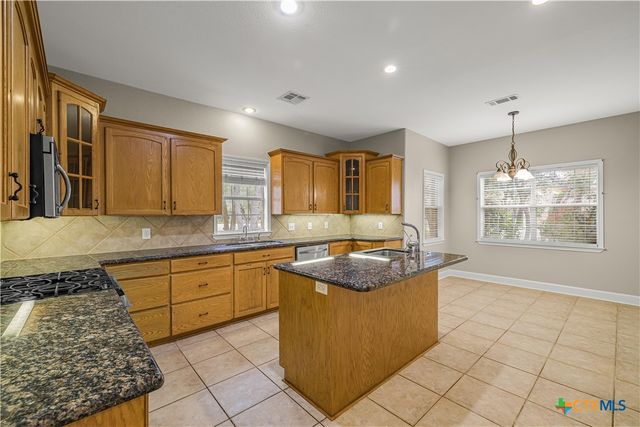 233 Post Oak Bend, Inez, TX 77968