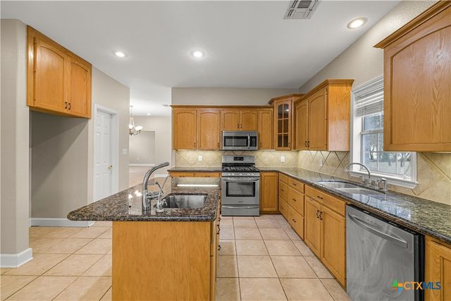 233 Post Oak Bend, Inez, TX 77968