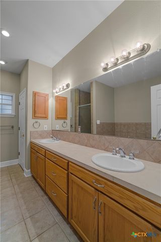 233 Post Oak Bend, Inez, TX 77968