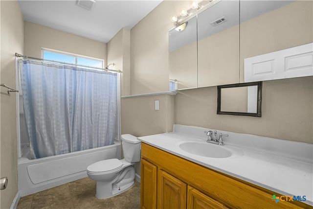 233 Post Oak Bend, Inez, TX 77968