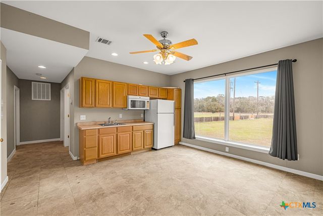 233 Post Oak Bend, Inez, TX 77968