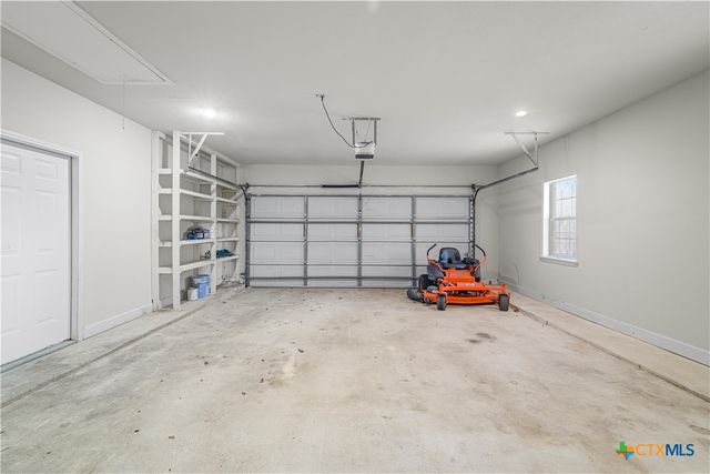 233 Post Oak Bend, Inez, TX 77968