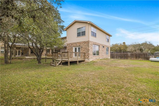 233 Post Oak Bend, Inez, TX 77968
