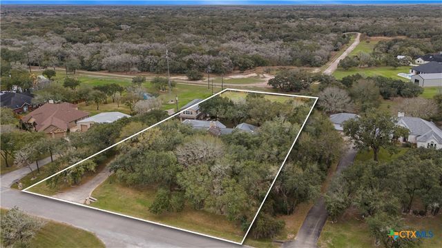 233 Post Oak Bend, Inez, TX 77968
