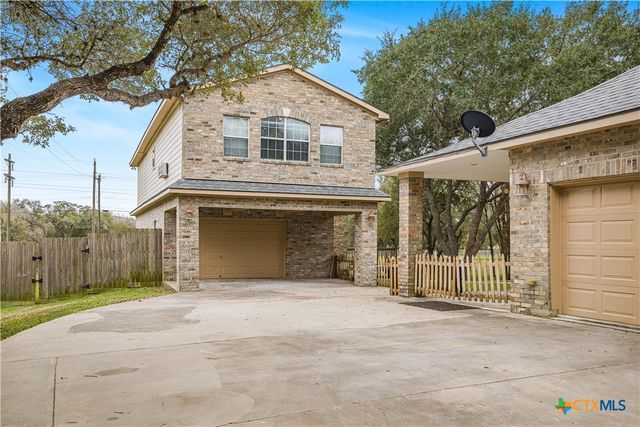 233 Post Oak Bend, Inez, TX 77968