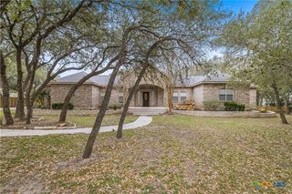 233 Post Oak Bend, Inez, TX 77968