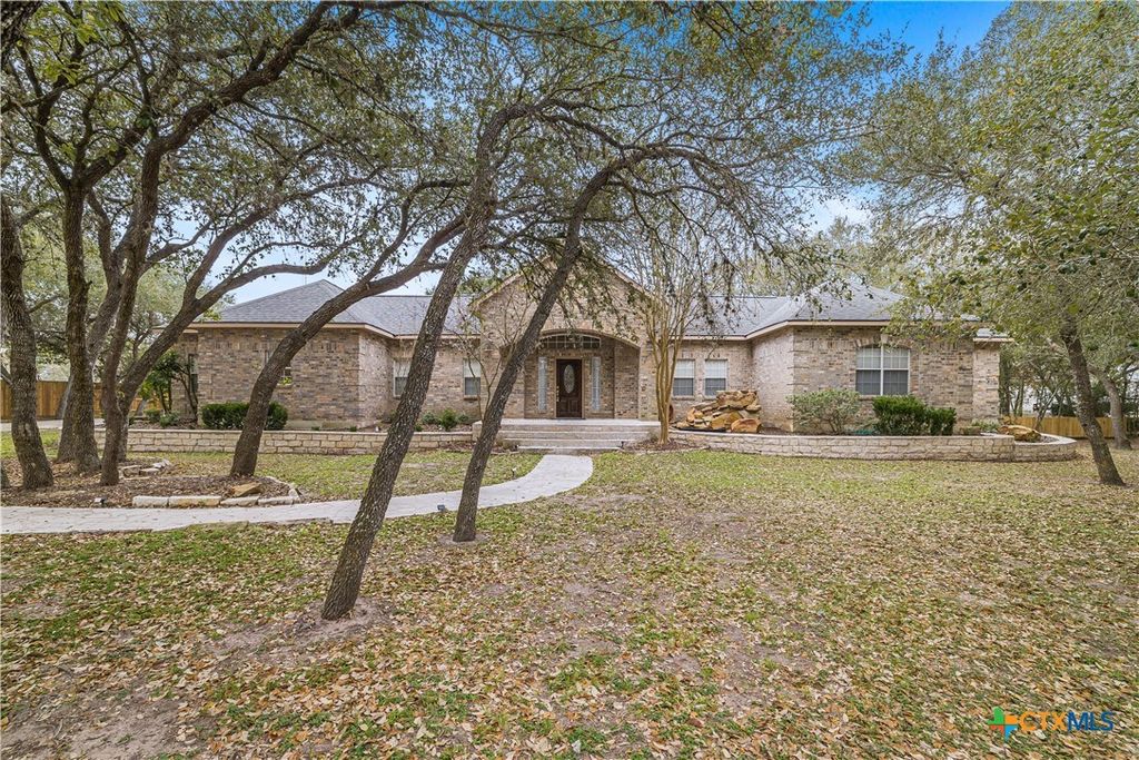 233 Post Oak Bend, Inez, TX 77968