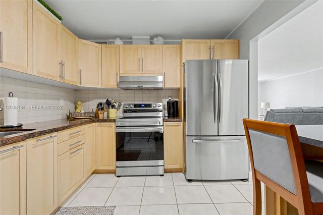 1601 S Ocean Drive 305, Hollywood, FL 33019
