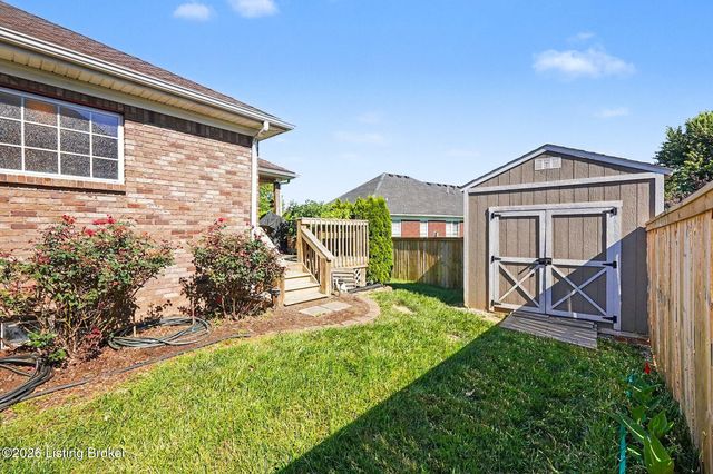 125 Irish Ct, Mt Washington, KY 40047