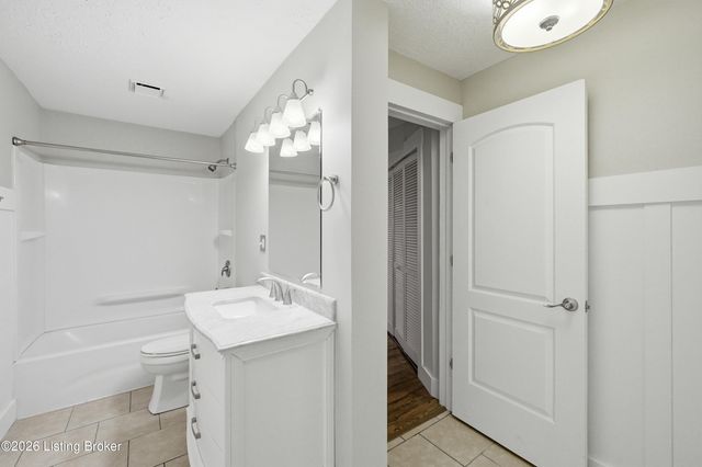 125 Irish Ct, Mt Washington, KY 40047