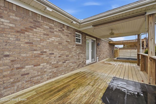 125 Irish Ct, Mt Washington, KY 40047