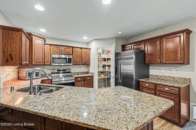 125 Irish Ct, Mt Washington, KY 40047