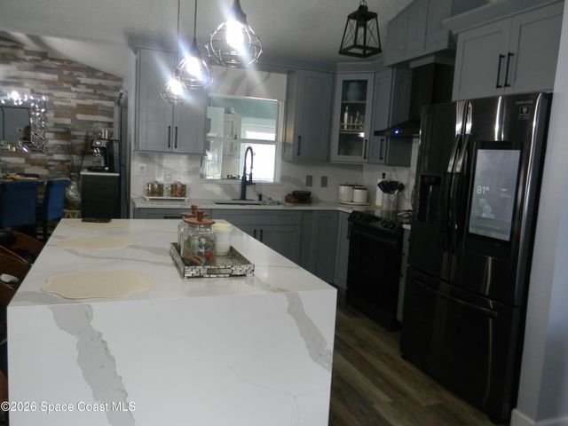 1619 Glencove Avenue NW, Palm Bay, FL 32907
