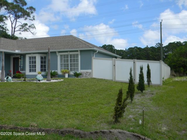 1619 Glencove Avenue NW, Palm Bay, FL 32907