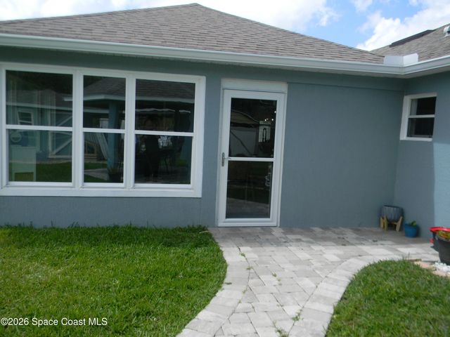 1619 Glencove Avenue NW, Palm Bay, FL 32907