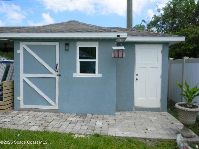 1619 Glencove Avenue NW, Palm Bay, FL 32907