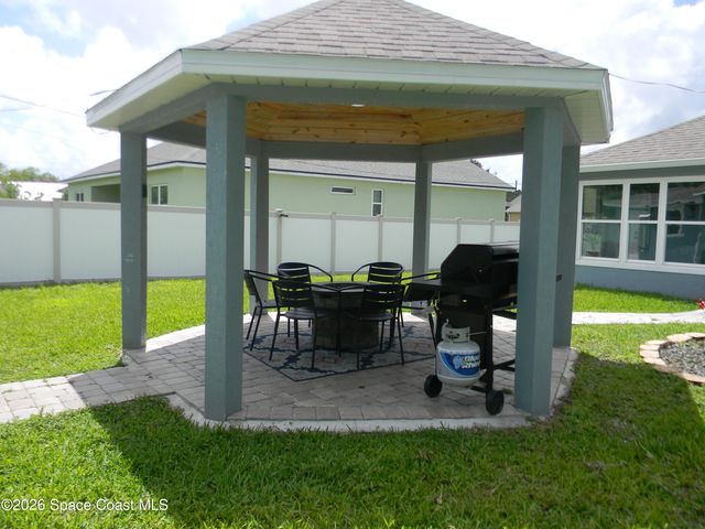 1619 Glencove Avenue NW, Palm Bay, FL 32907